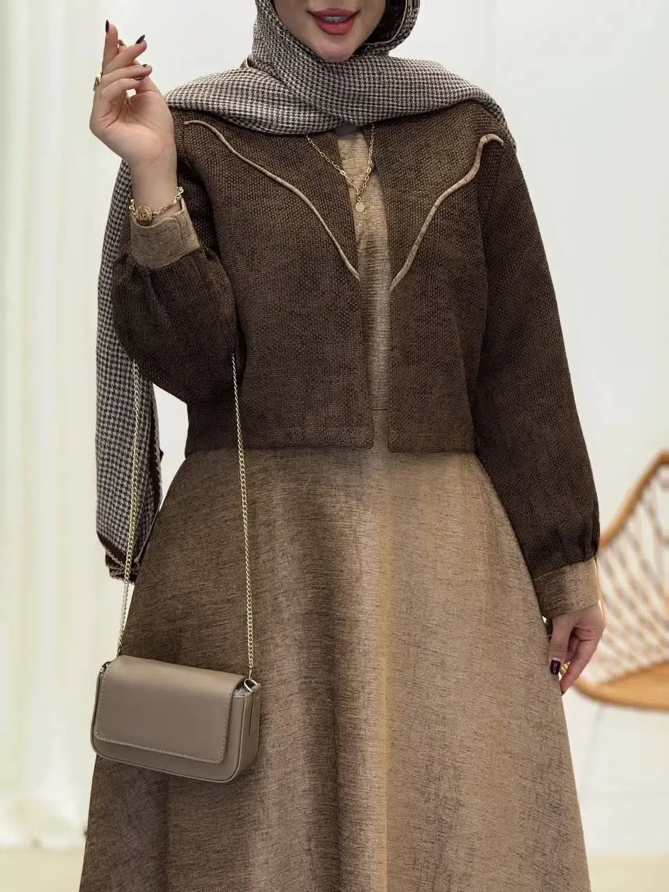 3557-کت و سارافون تانیا